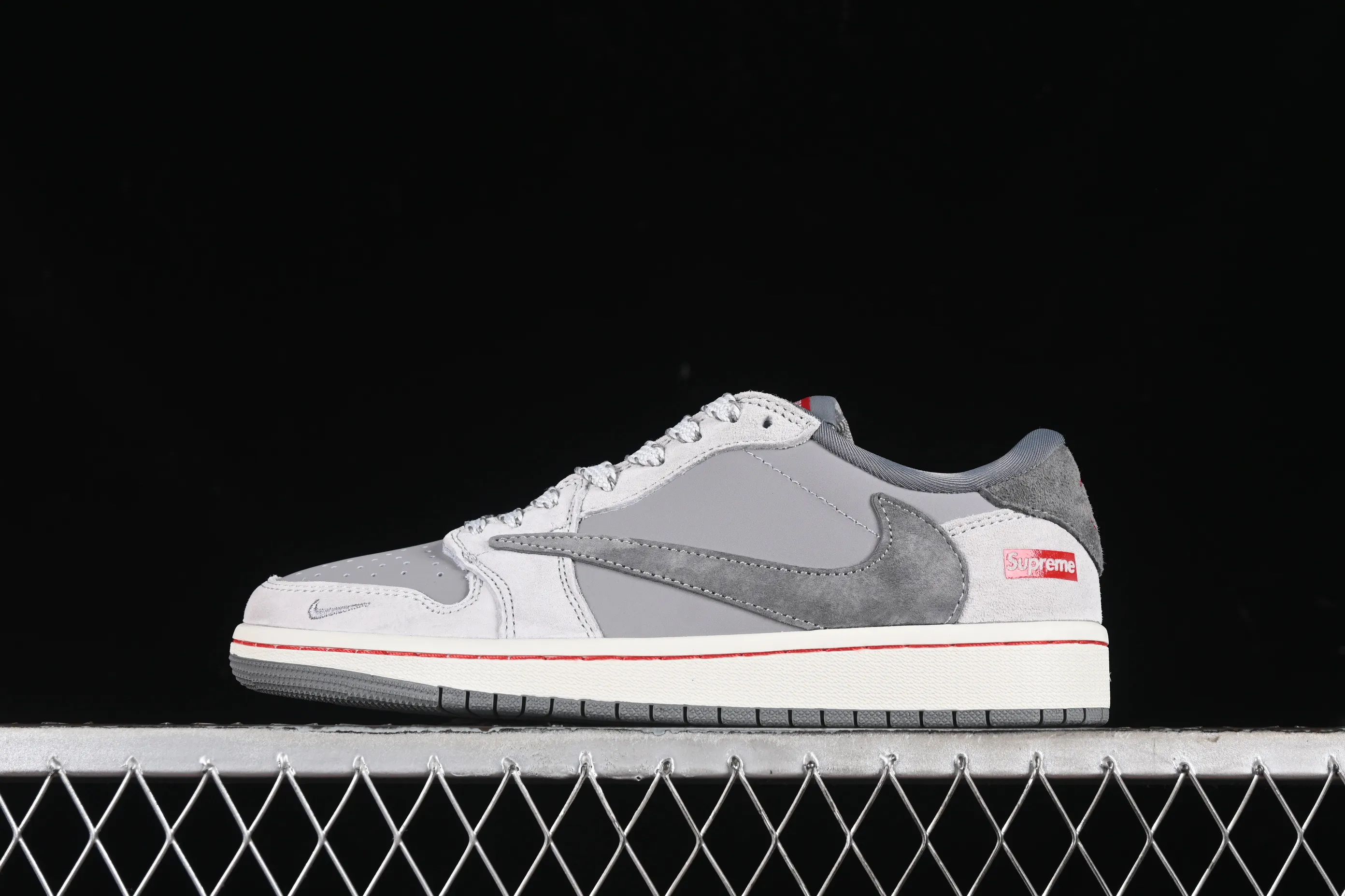 All categories Air Jordan Jordan series basketball shoes Air Jordan 1 Low High-end customized low-top sneakers Travis Scott x Fragment Design x Air Jordan 1 Low OG SP AJ1 Joe 1 Supreme joint-horn gray low-top cultural casual sneakers JH6089-005